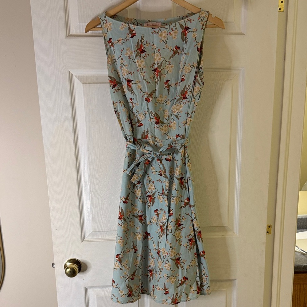 Women's Floral Tie-Waist Cotton Midi Dress in light blue with birds - Size US S
